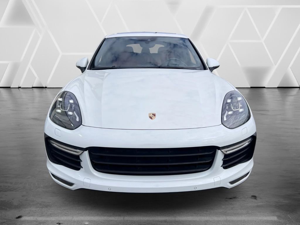 Used 2015 Porsche Cayenne Turbo image 3