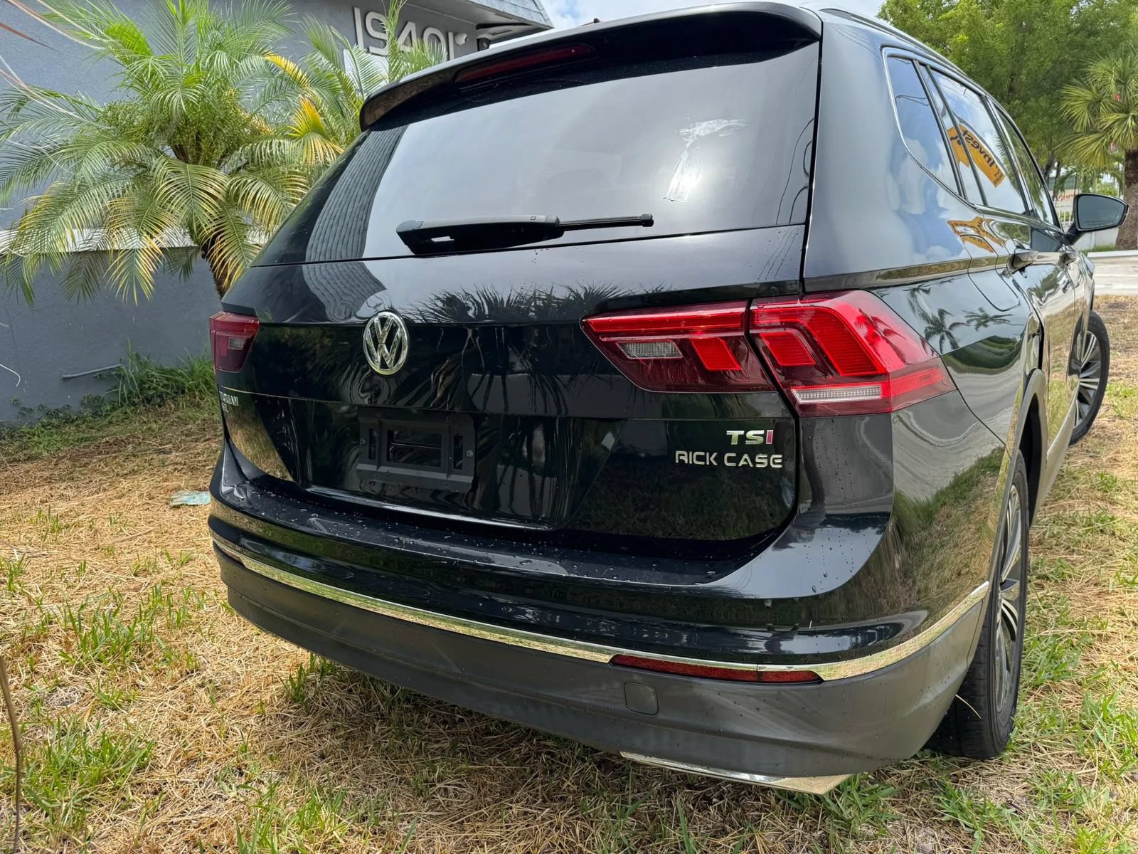 Used 2018 Volkswagen Tiguan SEL FWD image 5