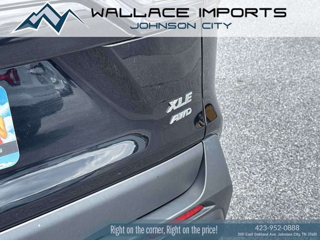 Used 2023 Toyota RAV4 XLE AWD/4WD image 11