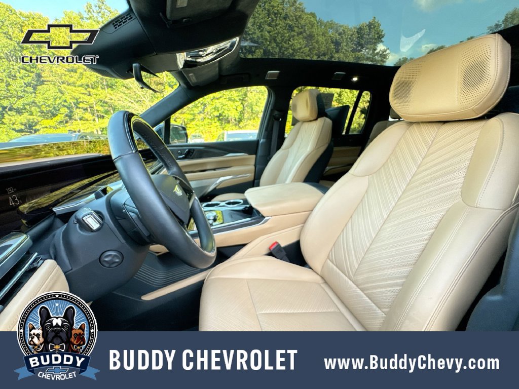 Used 2025 Cadillac Escalade IQ Luxury 2 AWD/4WD image 13