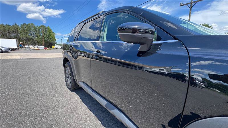 Used 2024 Nissan Pathfinder SV AWD/4WD image 19