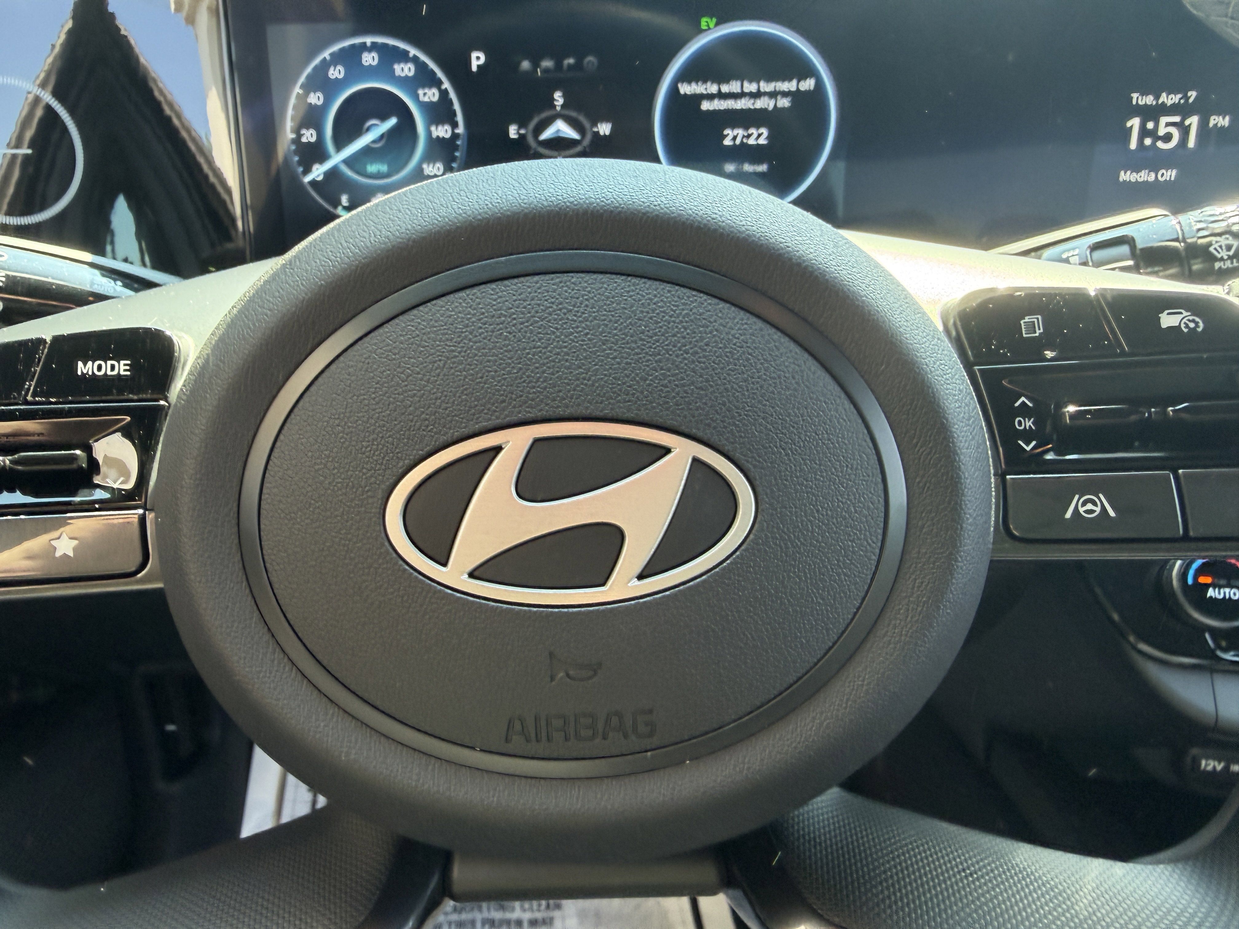 Certified 2025 Hyundai Elantra SEL image 28