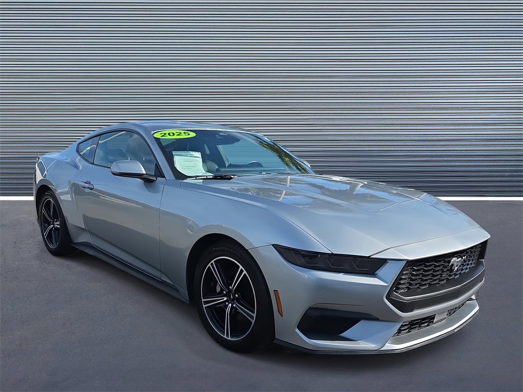 Used 2025 Ford Mustang Premium image 2