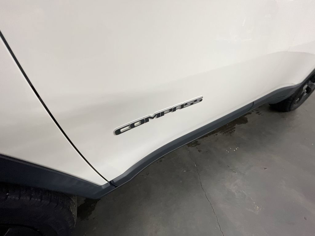 Used 2021 Jeep Compass Latitude image 29