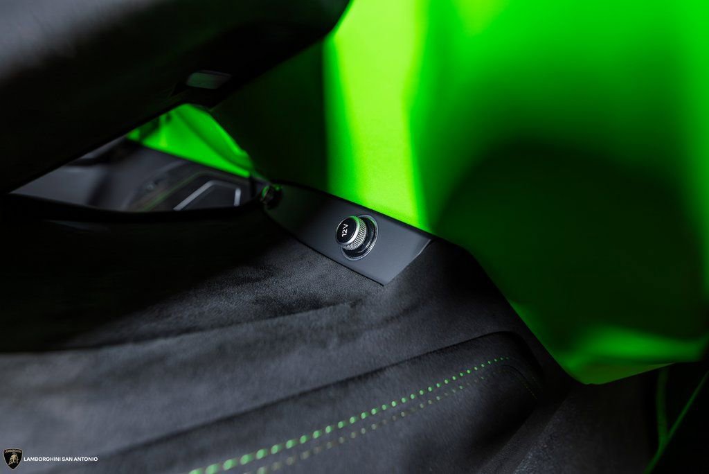 Used 2024 Lamborghini Urus S image 65