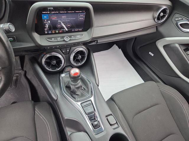 Used 2020 Chevrolet Camaro LT w/ Technology Package image 9