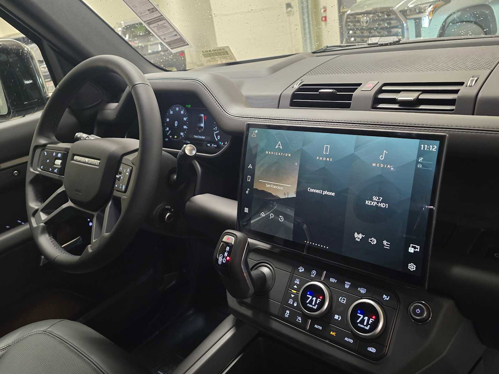 New 2026 Land Rover Defender 130 X-Dynamic SE image 10