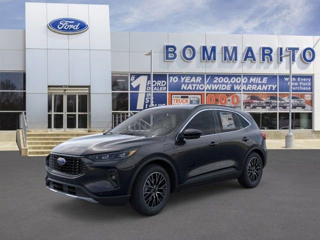 New 2026 Ford Escape SE w/ PHEV Premium Package