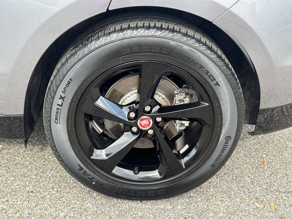 Used 2022 Jaguar F-PACE S image 4