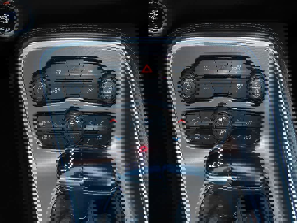 Used 2019 Dodge Challenger SXT image 17