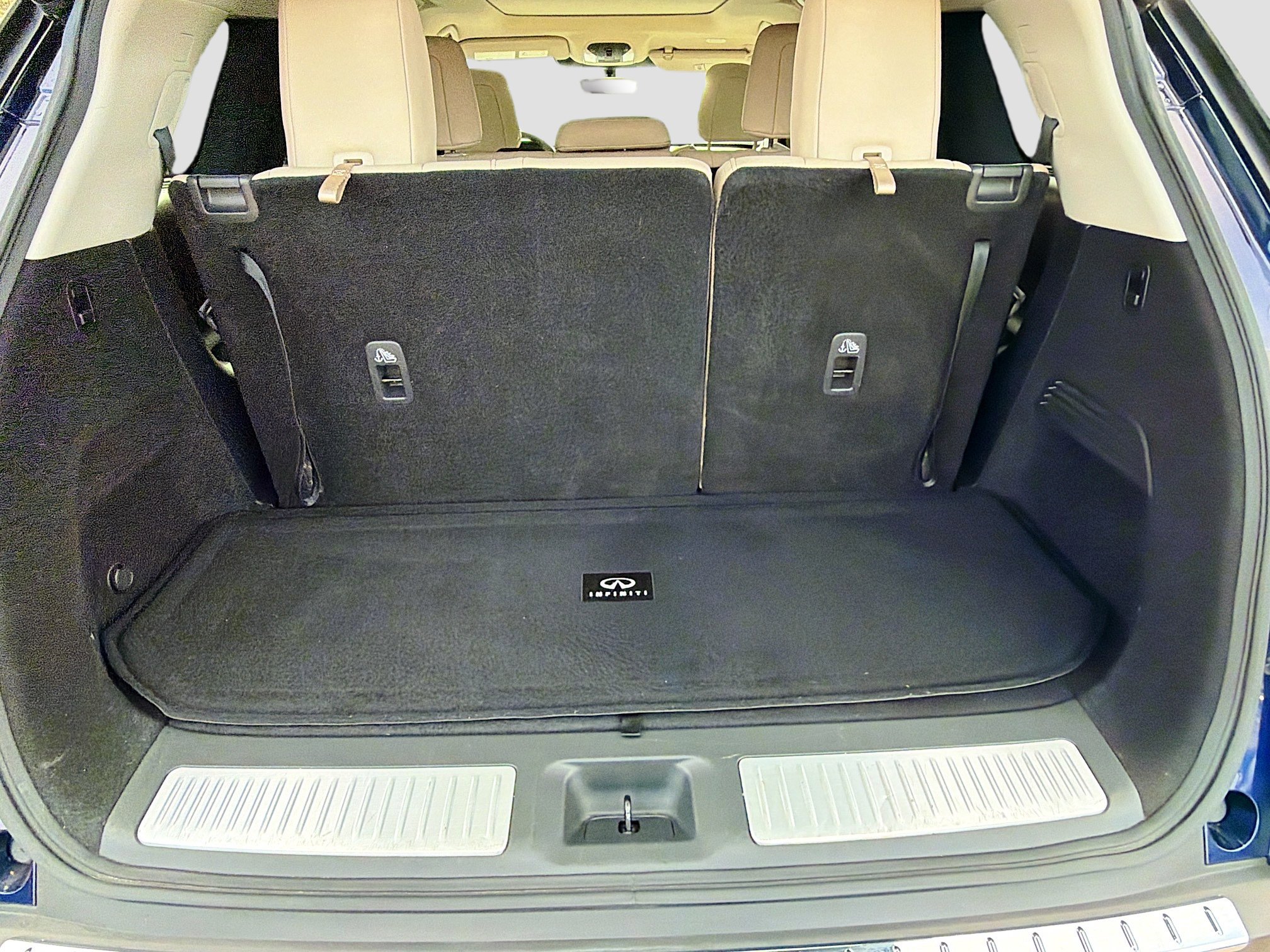 Used 2023 INFINITI QX60 Luxe w/ Performance Audio Package AWD/4WD image 12