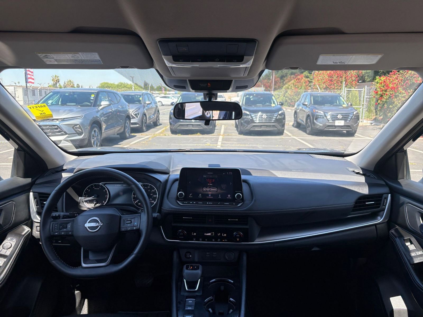 Used 2025 Nissan Rogue SV image 35