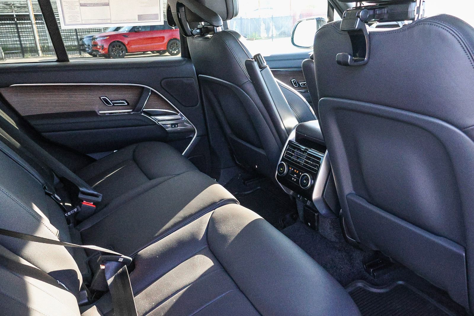 New 2026 Land Rover Range Rover SE image 20