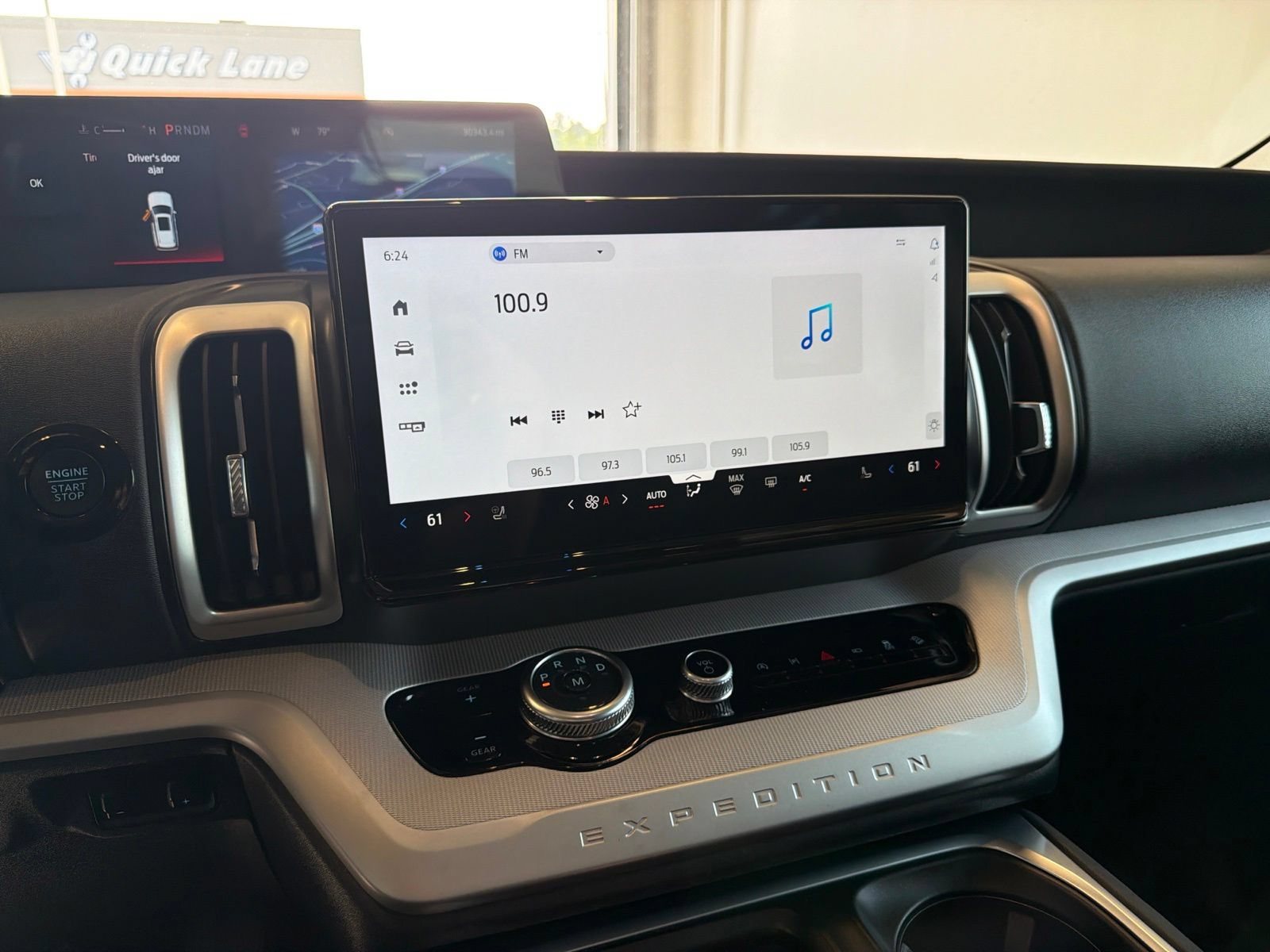 Used 2025 Ford Expedition Active AWD/4WD image 33