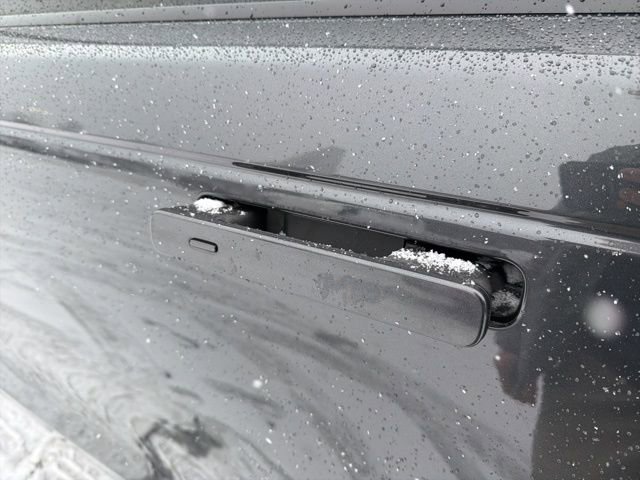 Used 2020 Land Rover Range Rover Velar R-Dynamic S image 14