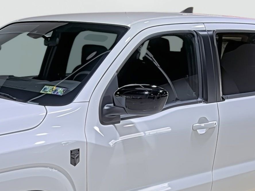 New 2026 Nissan Frontier SV w/ Tow Package AWD/4WD image 8