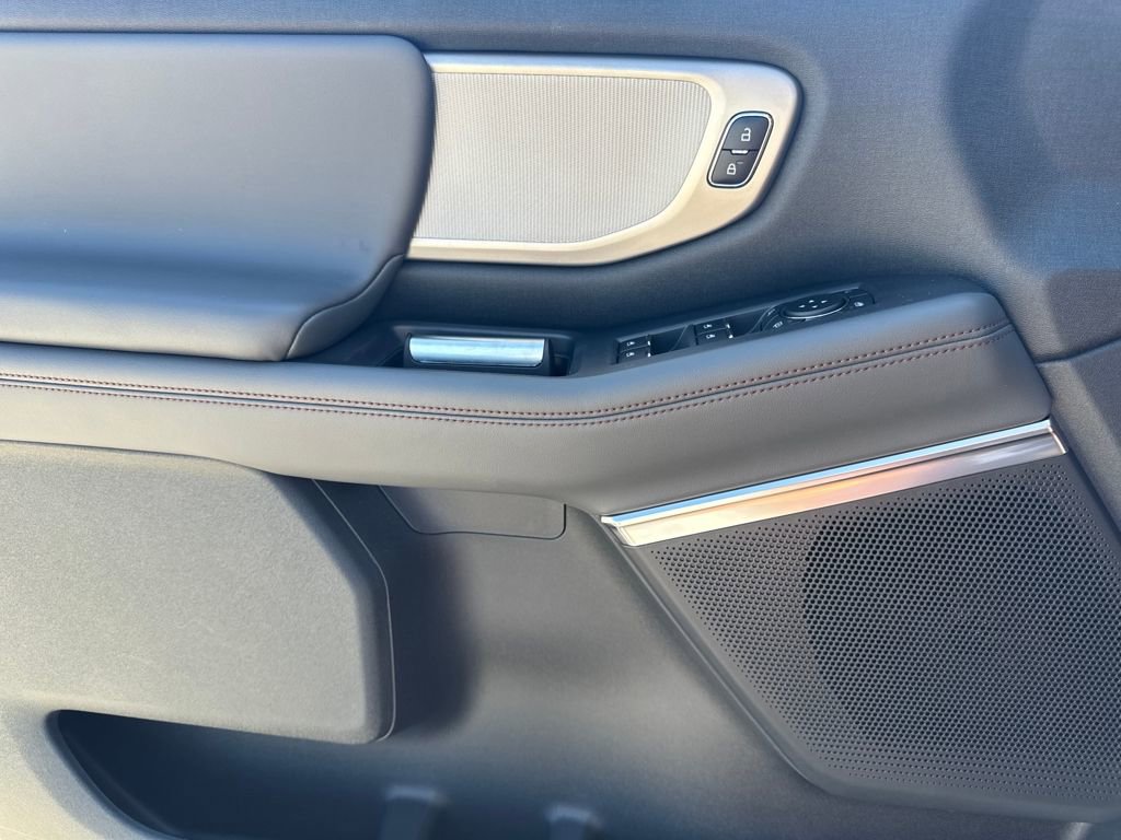 New 2025 Ford Expedition Active image 17