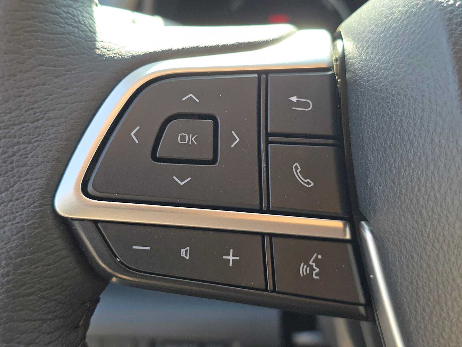 Used 2026 Toyota Sienna XLE FWD image 30