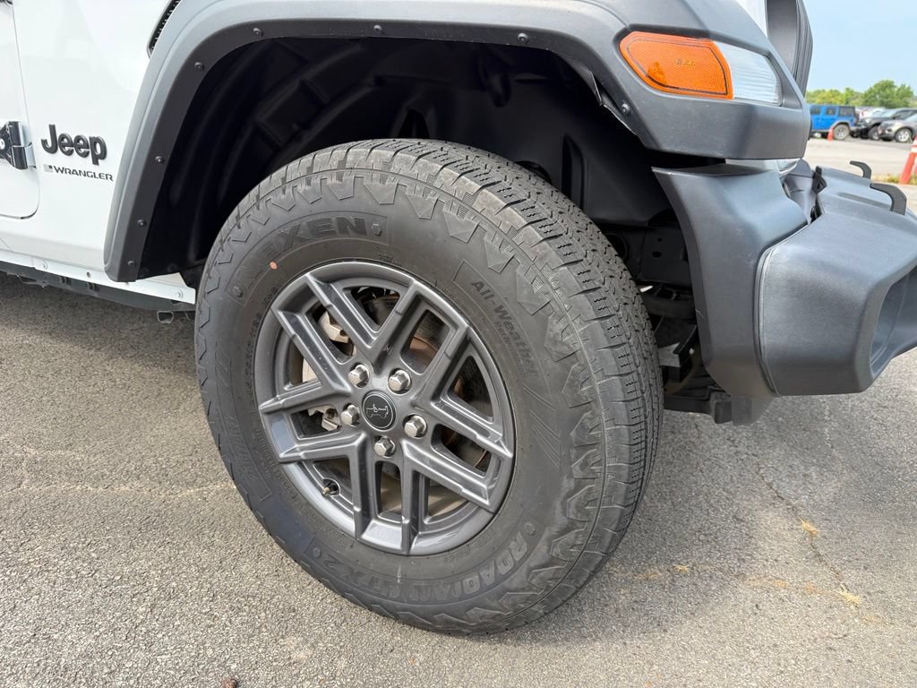 Used 2024 Jeep Wrangler Unlimited Sport AWD/4WD image 31