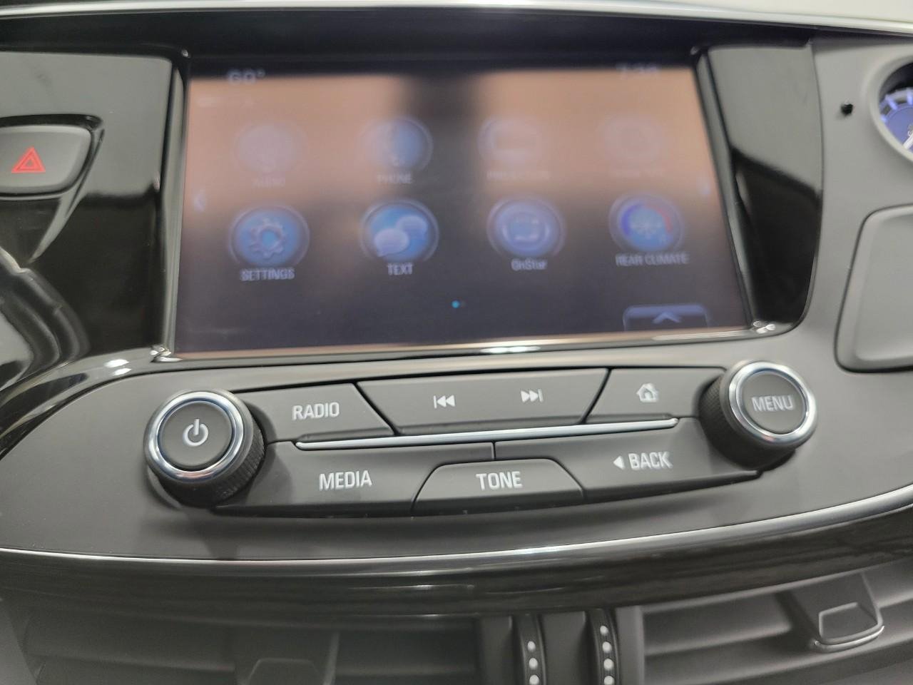 Used 2018 Buick Envision Essence image 8