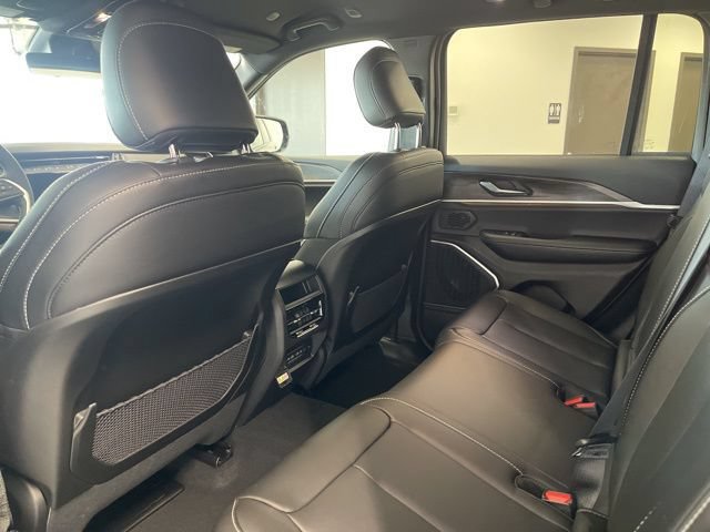 New 2026 Jeep Grand Cherokee Limited w/ Trailer Tow Package AWD/4WD image 20
