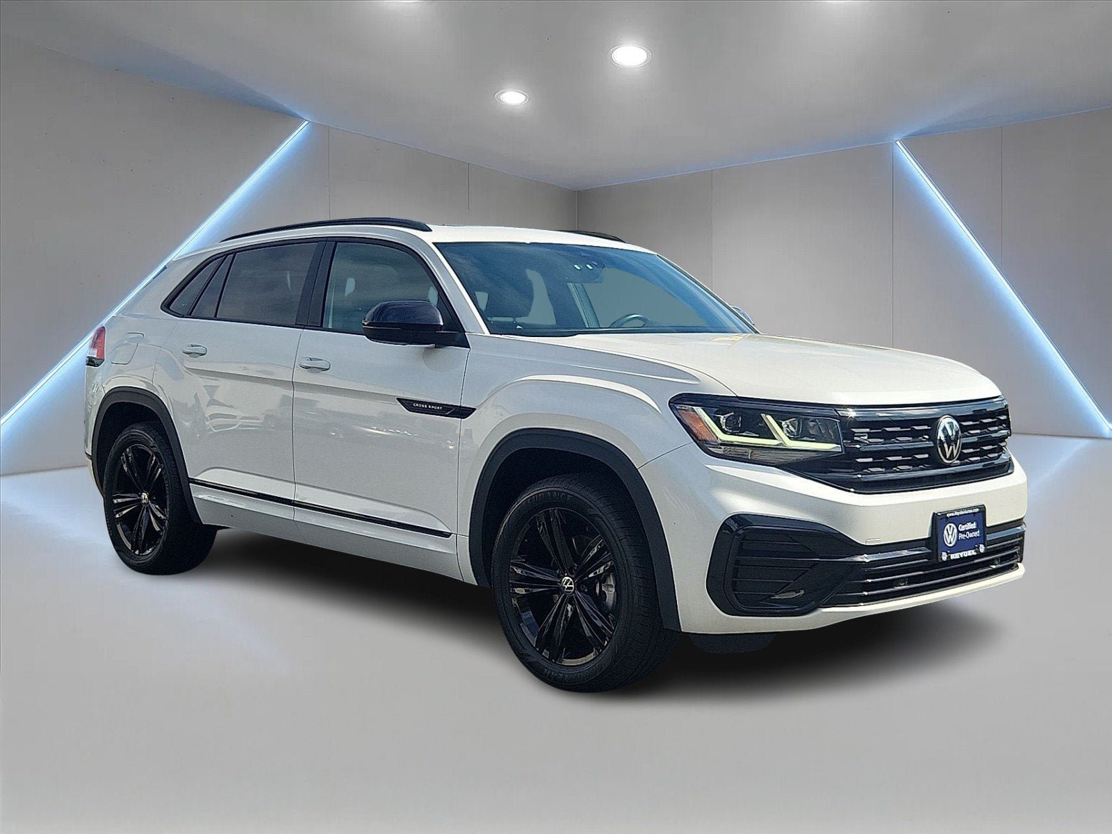 Certified 2023 Volkswagen Atlas Cross Sport SEL R-Line AWD/4WD image 3