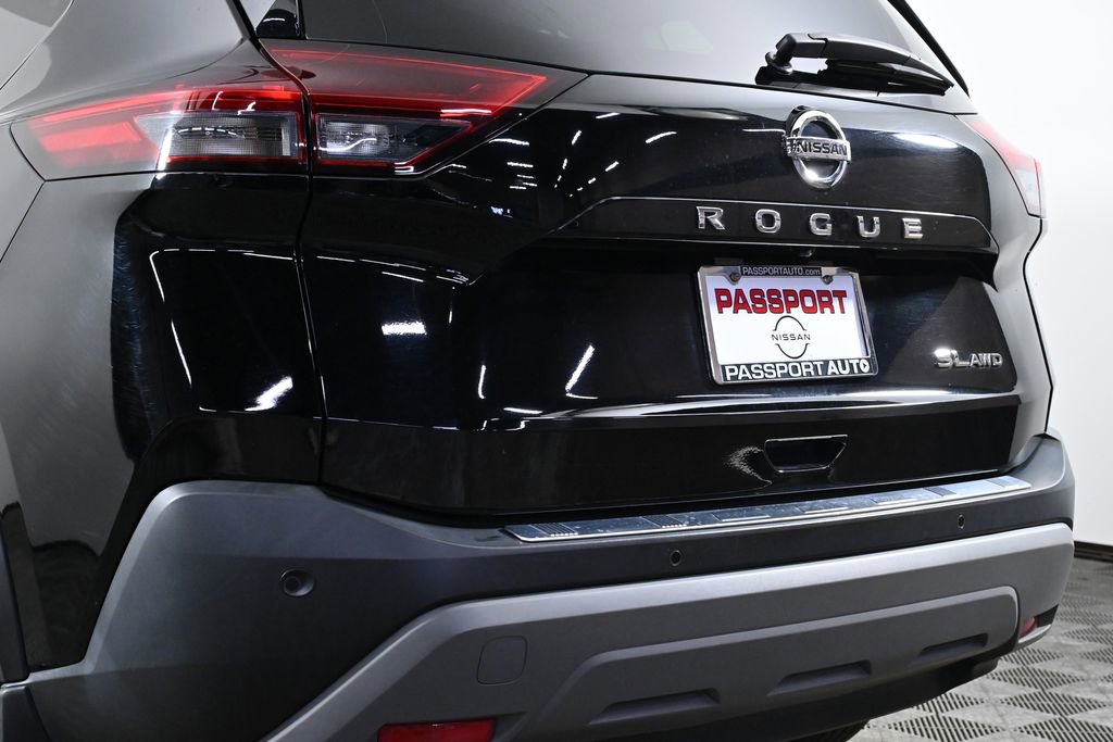 Used 2021 Nissan Rogue SL w/ Premium Package image 8