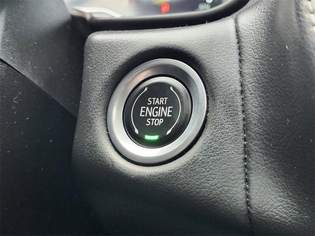 Used 2023 GMC Yukon SLT image 26