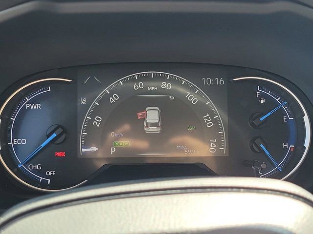 Used 2025 Toyota RAV4 XLE image 32