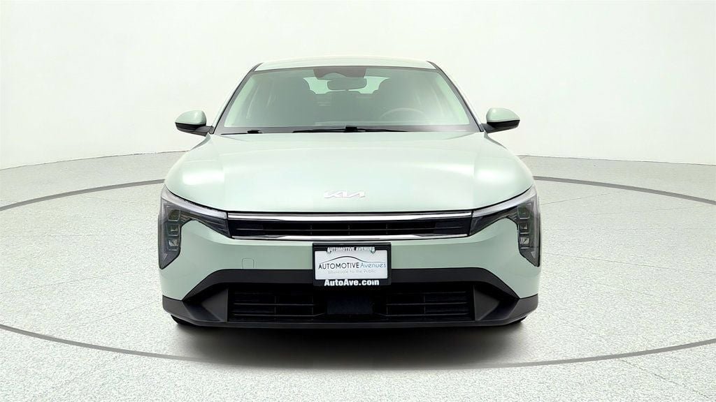 Used 2025 Kia K4 FWD image 2