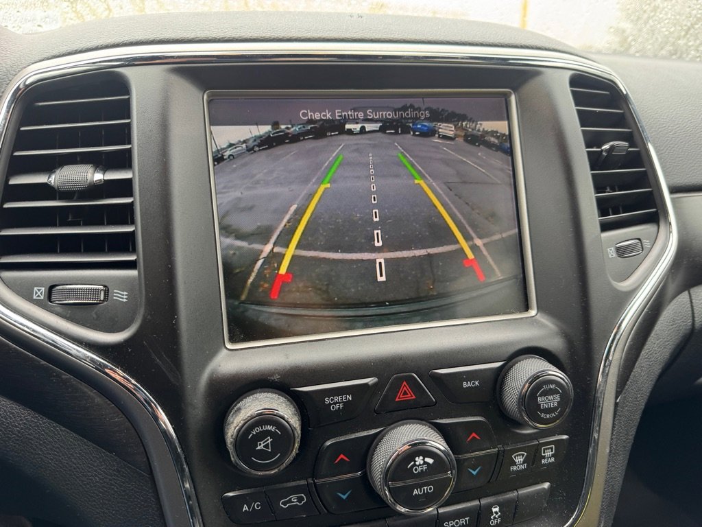 Used 2017 Jeep Grand Cherokee Altitude image 18