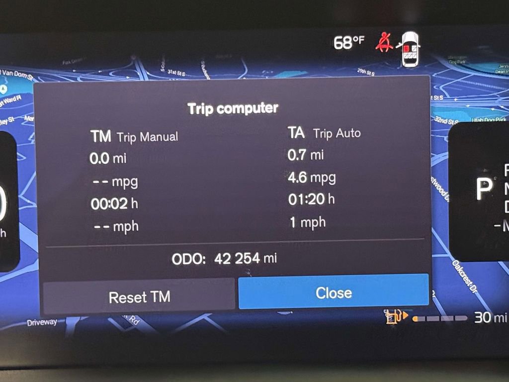 Used 2023 Volvo XC40 B5 Plus w/ Protection Package Premier image 5