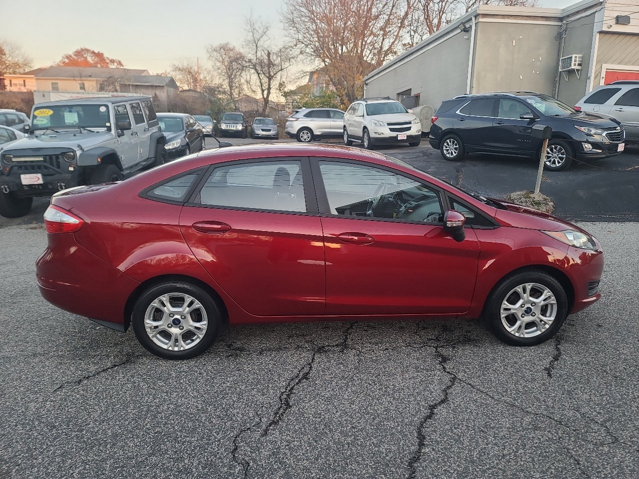 Used 2015 Ford Fiesta SE image 8