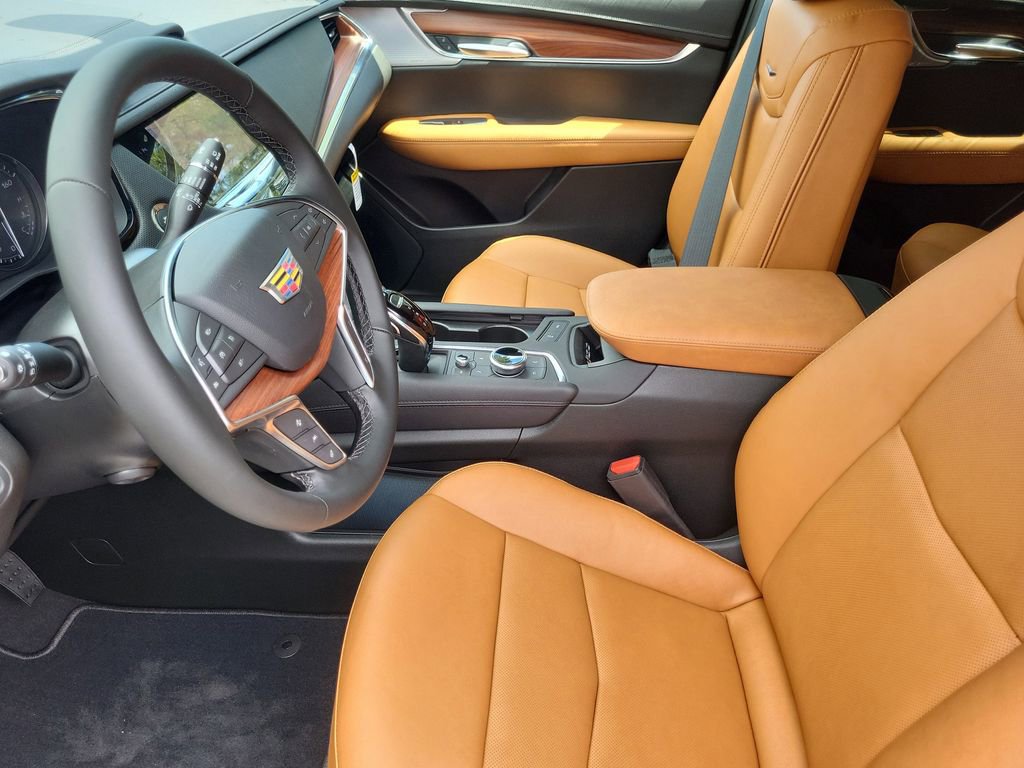 New 2025 Cadillac XT5 Premium Luxury w/ Technology Package AWD/4WD image 9
