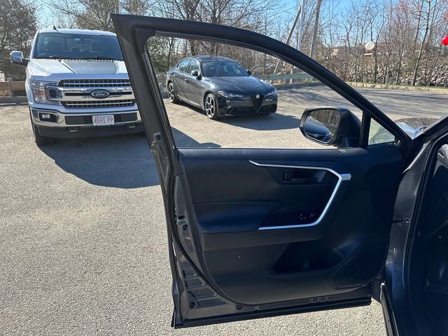 Used 2022 Toyota RAV4 LE image 29