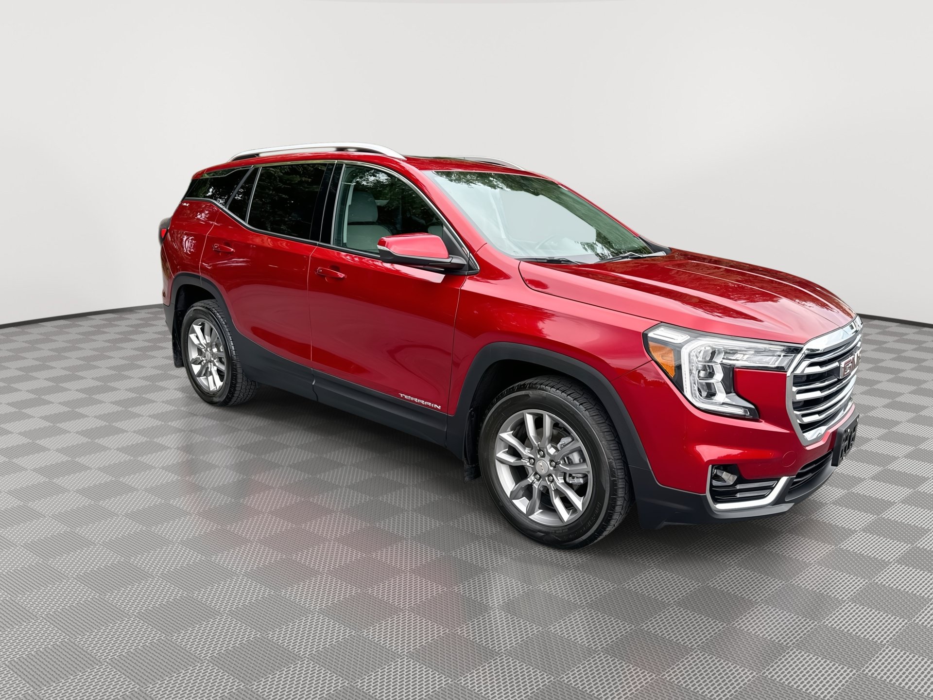 Used 2022 GMC Terrain SLT AWD/4WD image 2