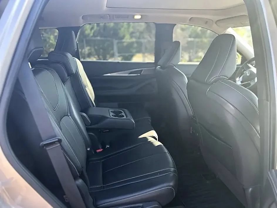 Used 2023 INFINITI QX60 Luxe w/ Cargo Package AWD/4WD image 12