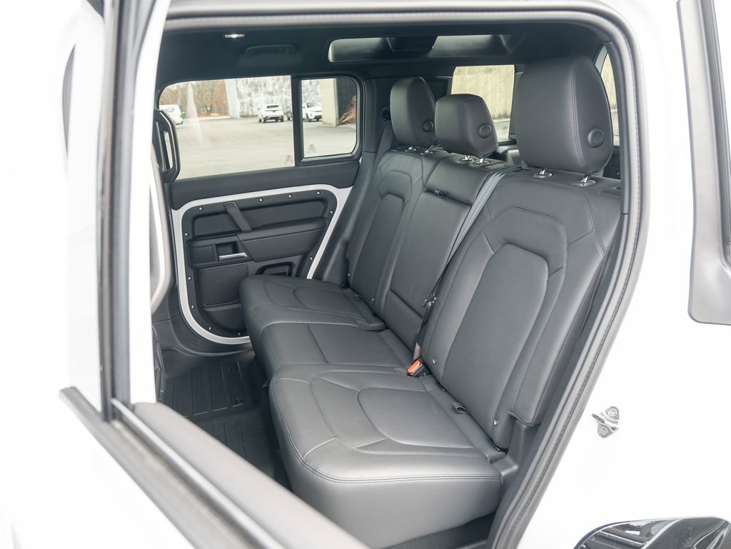 New 2026 Land Rover Defender 110 X-Dynamic SE image 23