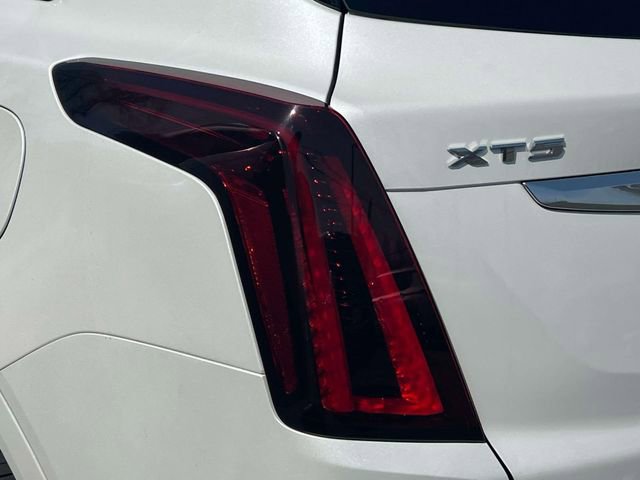 Used 2022 Cadillac XT5 Premium Luxury w/ Technology Package image 10