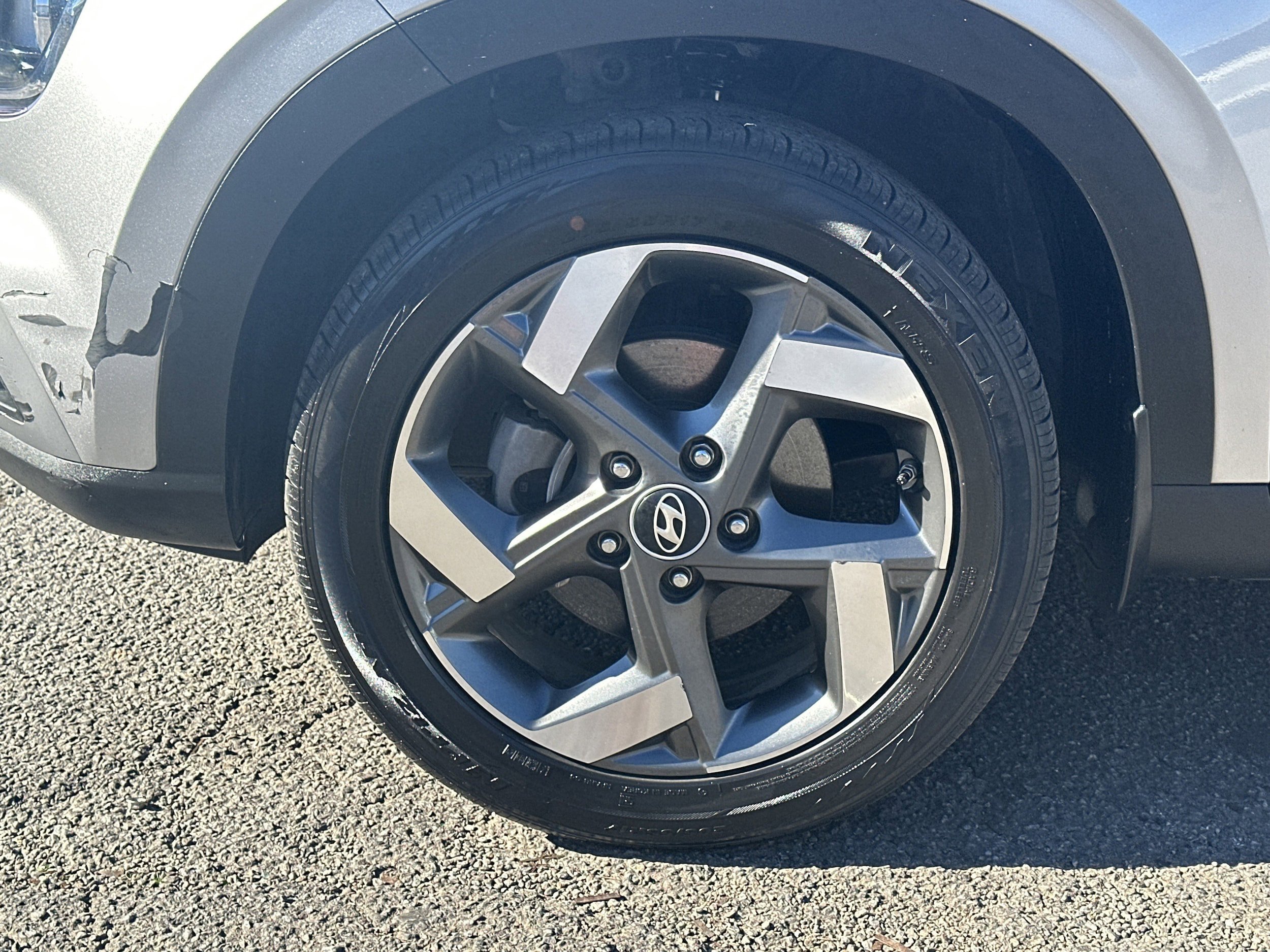 Used 2023 Hyundai Venue SEL image 11
