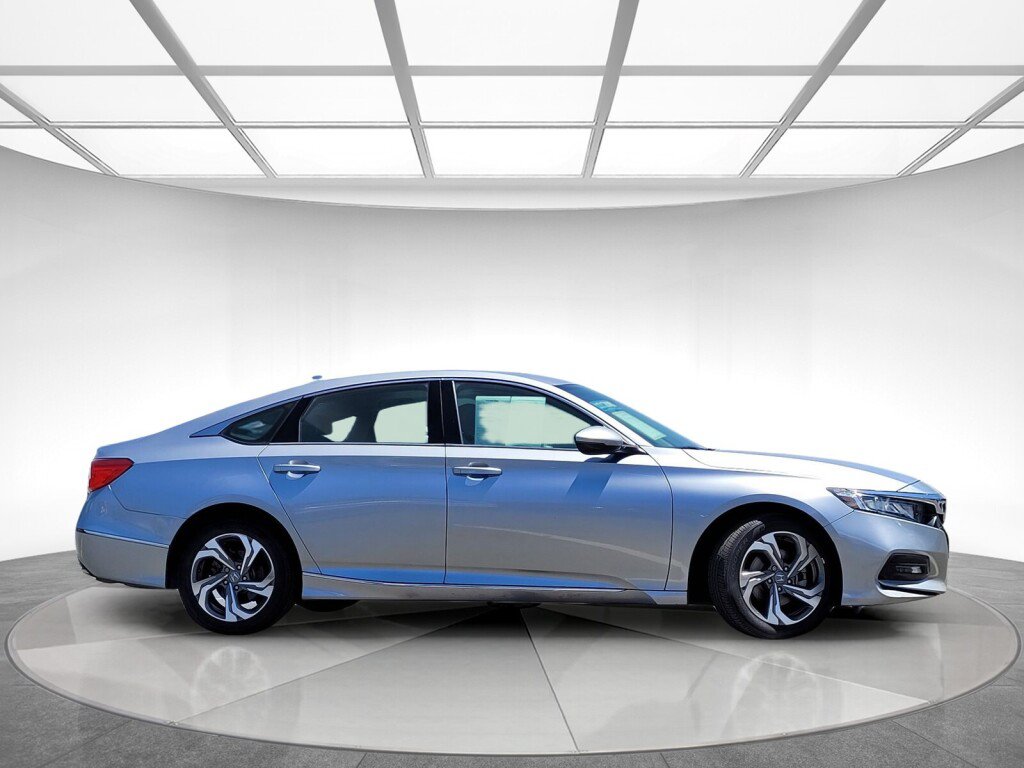 Certified 2018 Honda Accord EX-L image 2