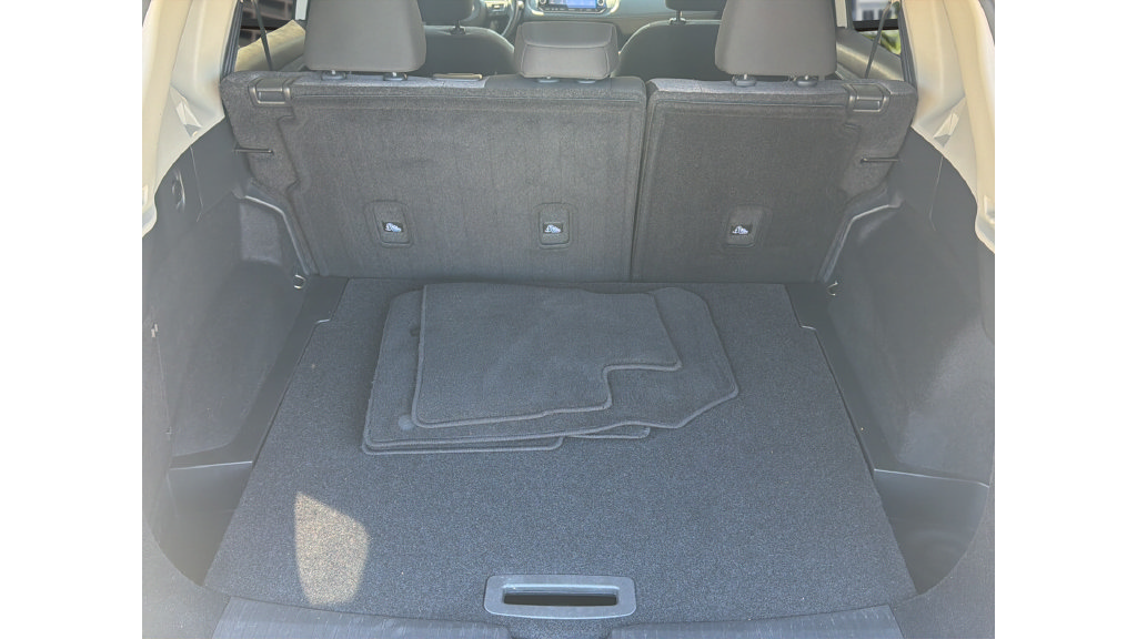 Used 2021 Nissan Rogue S FWD image 13