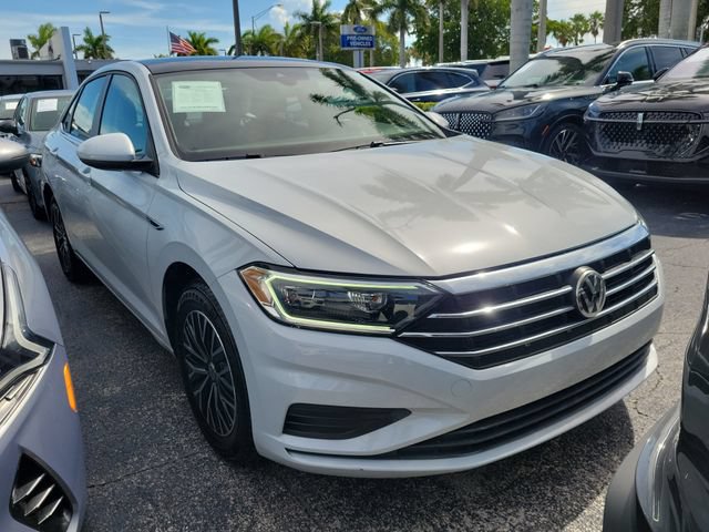 Used 2019 Volkswagen Jetta SEL FWD image 2