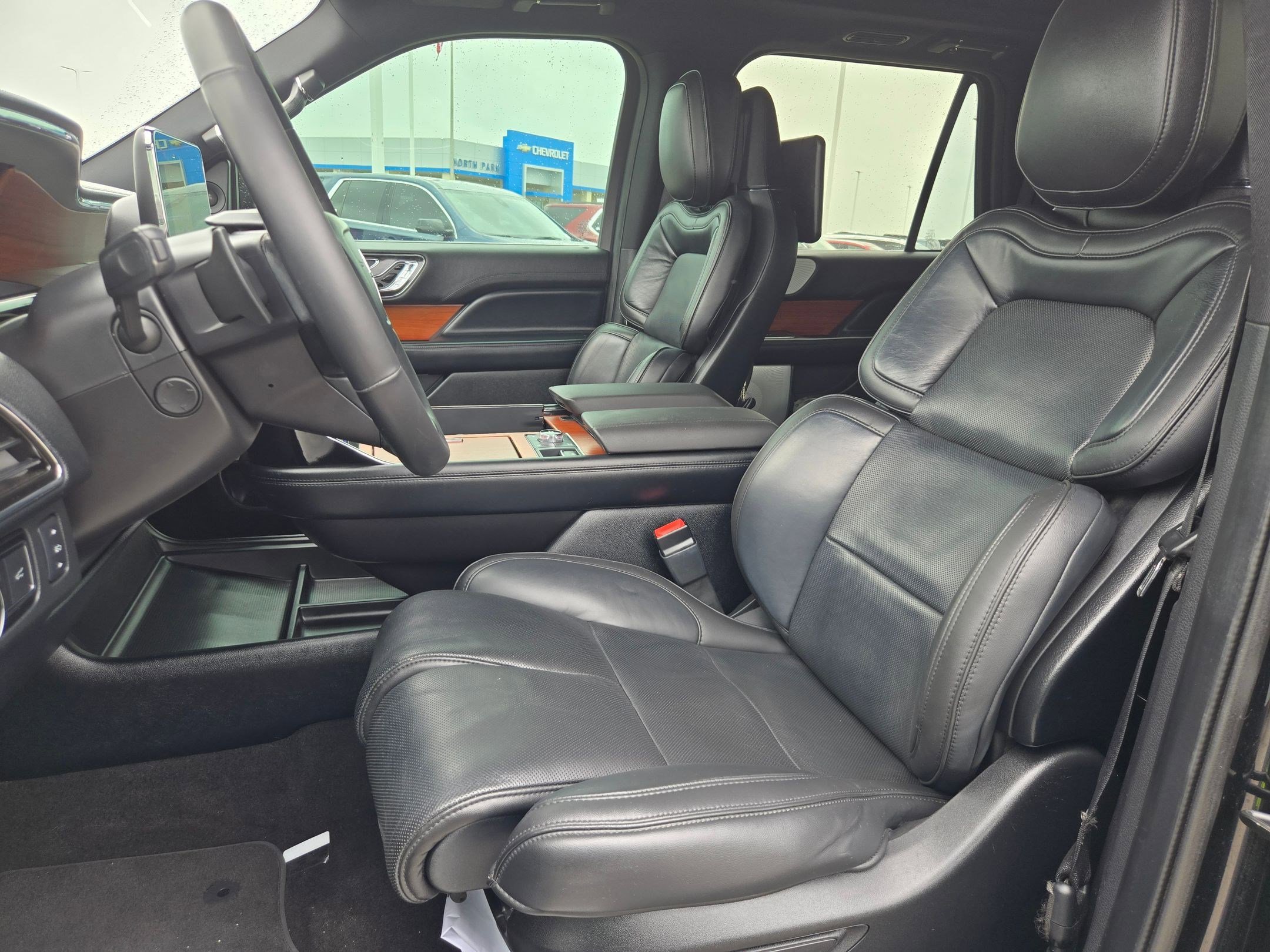 Used 2018 Lincoln Navigator L Reserve w/ Technology Package AWD/4WD image 10