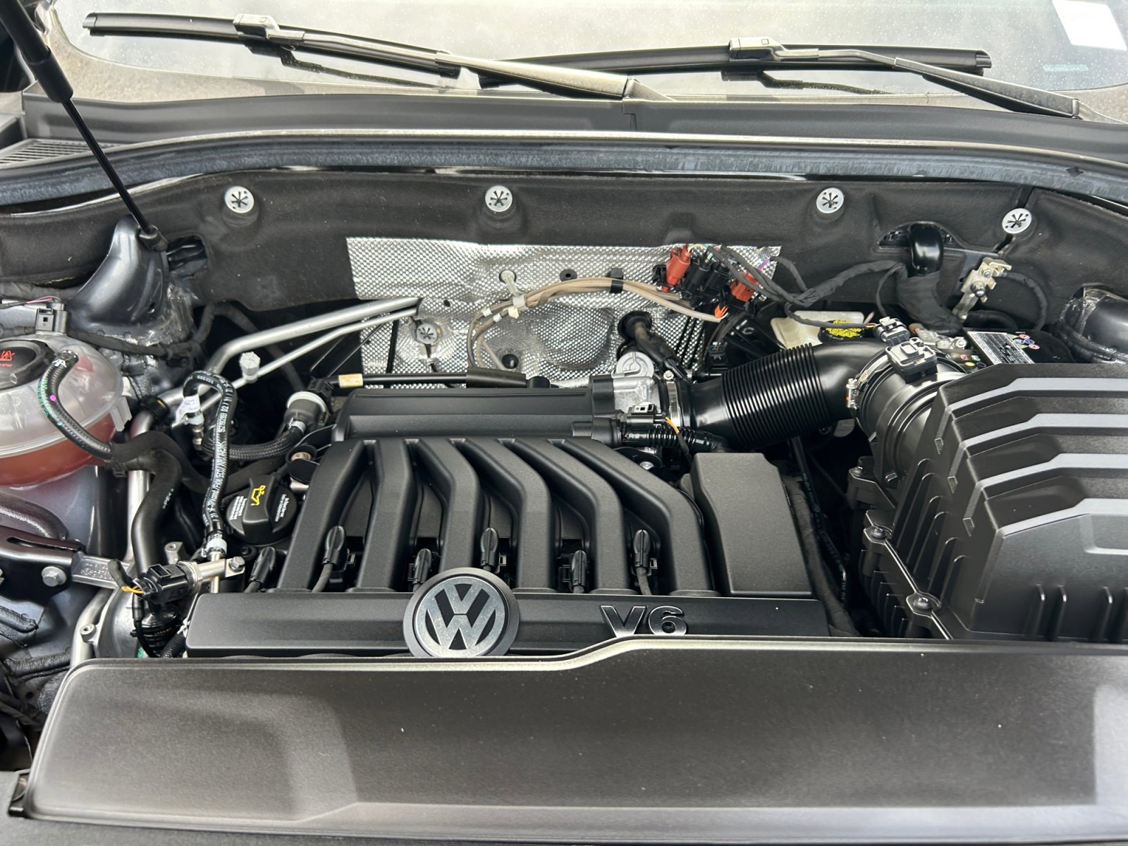 Certified 2022 Volkswagen Atlas Cross Sport SE AWD/4WD image 20