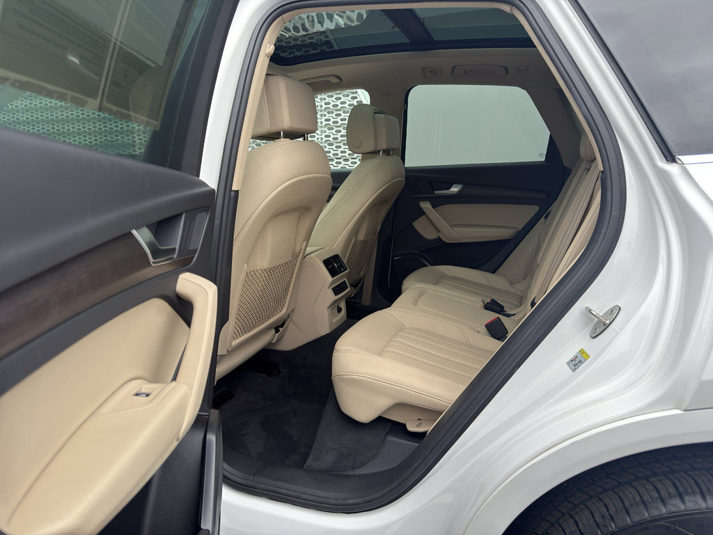 Used 2023 Audi Q5 2.0T Premium w/ Convenience Package AWD/4WD image 11