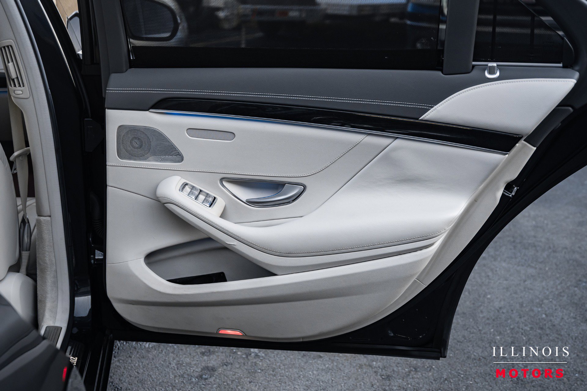 Used 2015 Mercedes-Benz S 550 Sedan w/ Premium 1 Package image 38