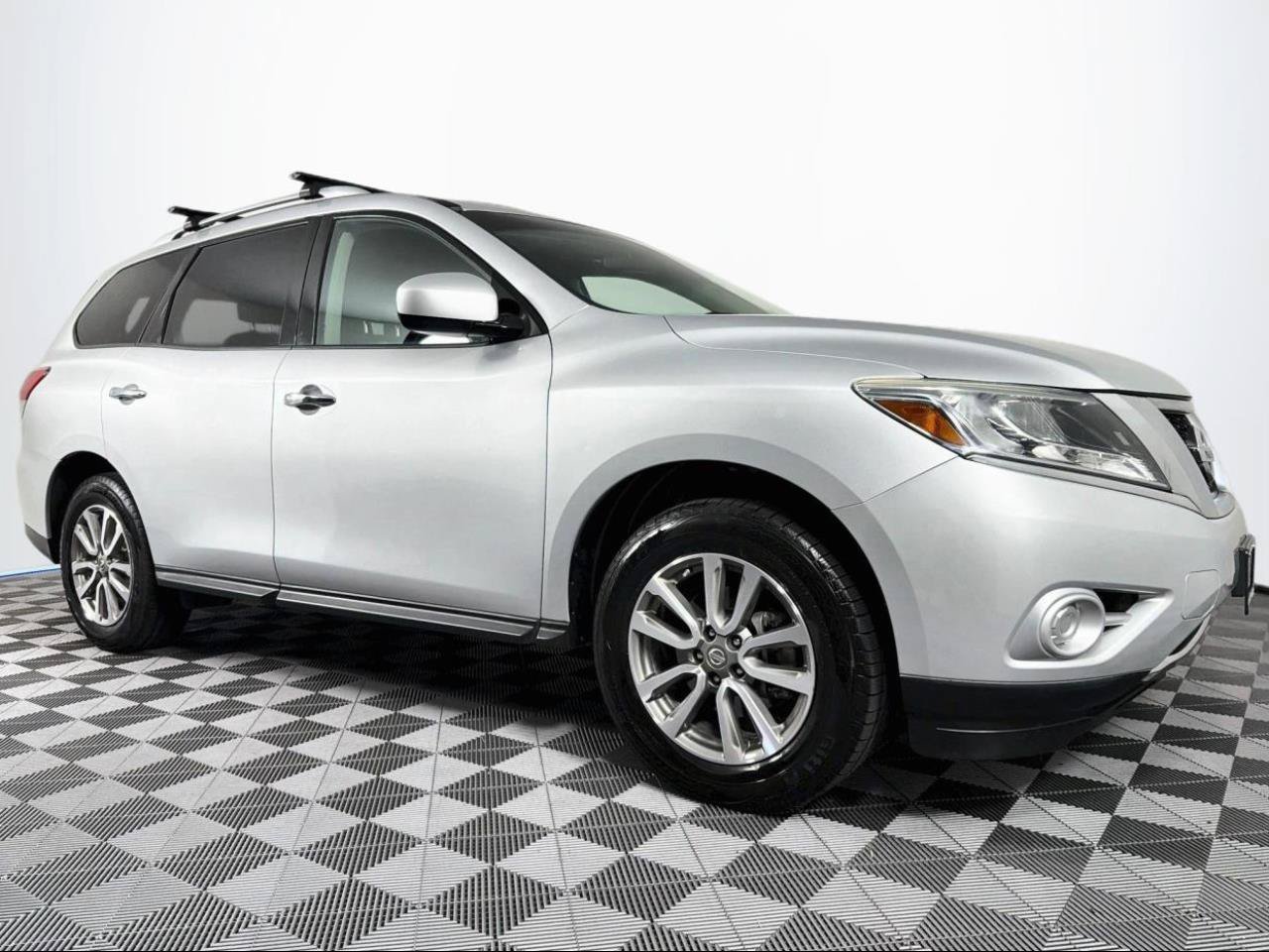 Used 2013 Nissan Pathfinder SV AWD/4WD image 26