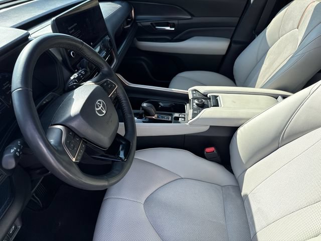 Used 2025 Toyota Grand Highlander AWD Hybrid image 21