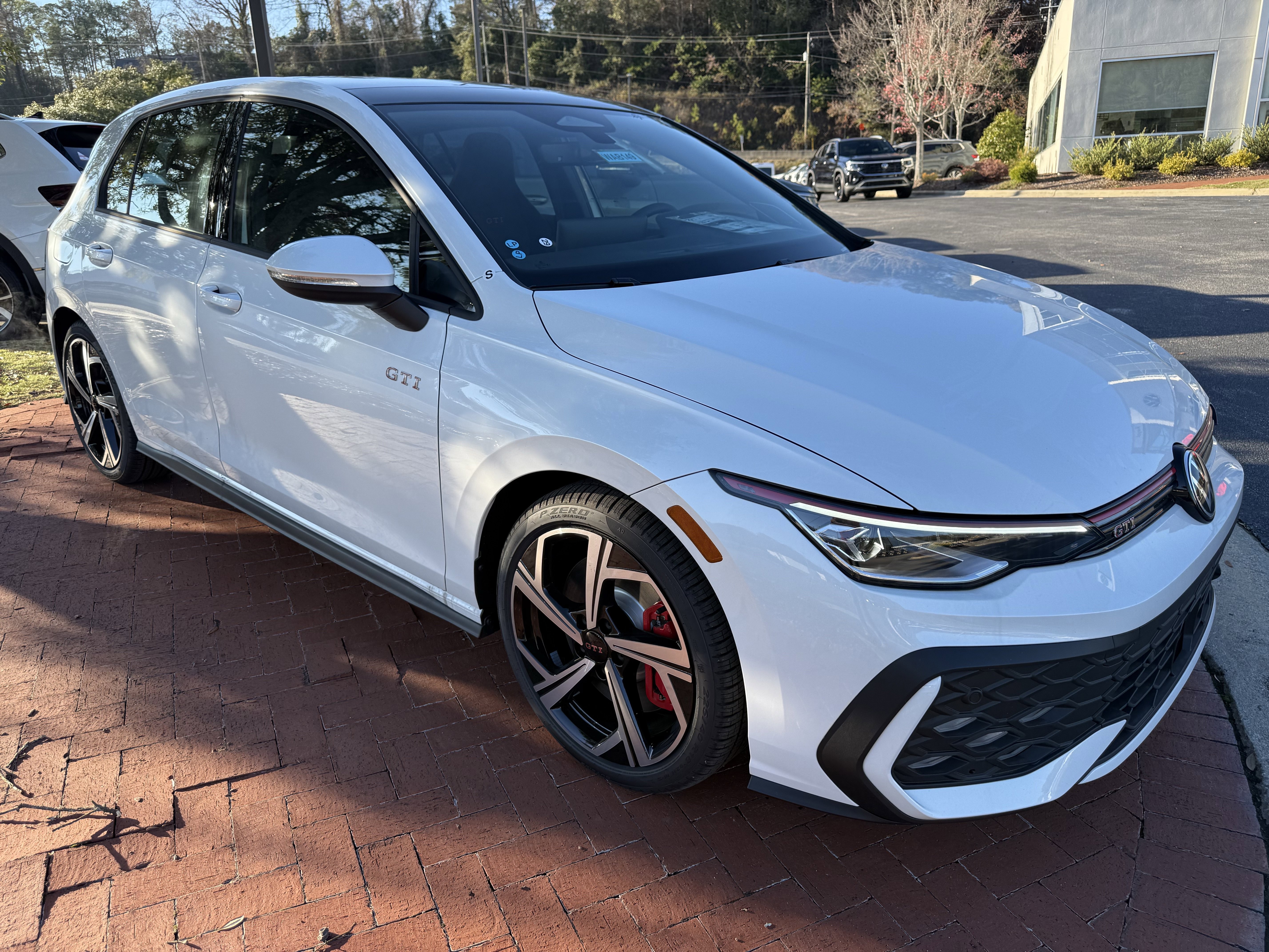 New 2026 Volkswagen GTI SE image 3